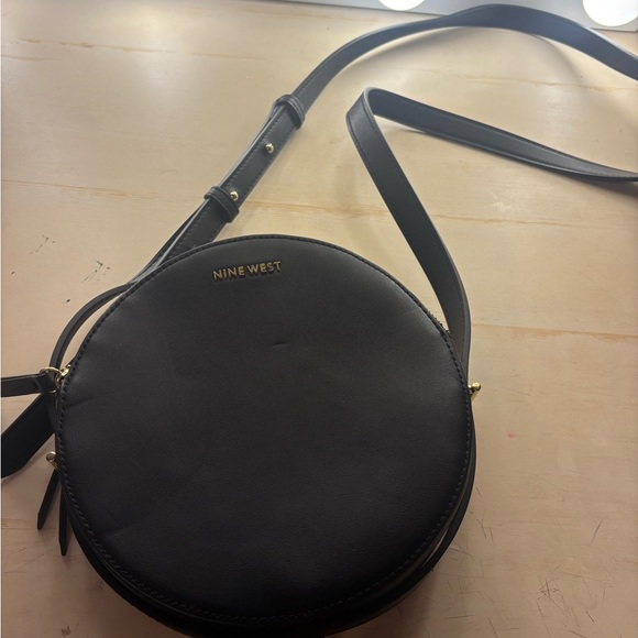 Nine West Black Circle Crossbody - Picture 1 of 1